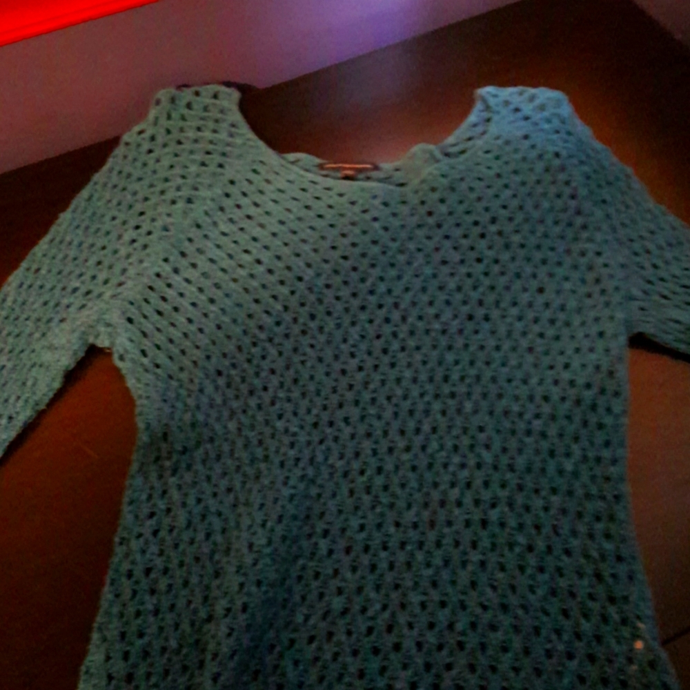 Shirt/ sweater